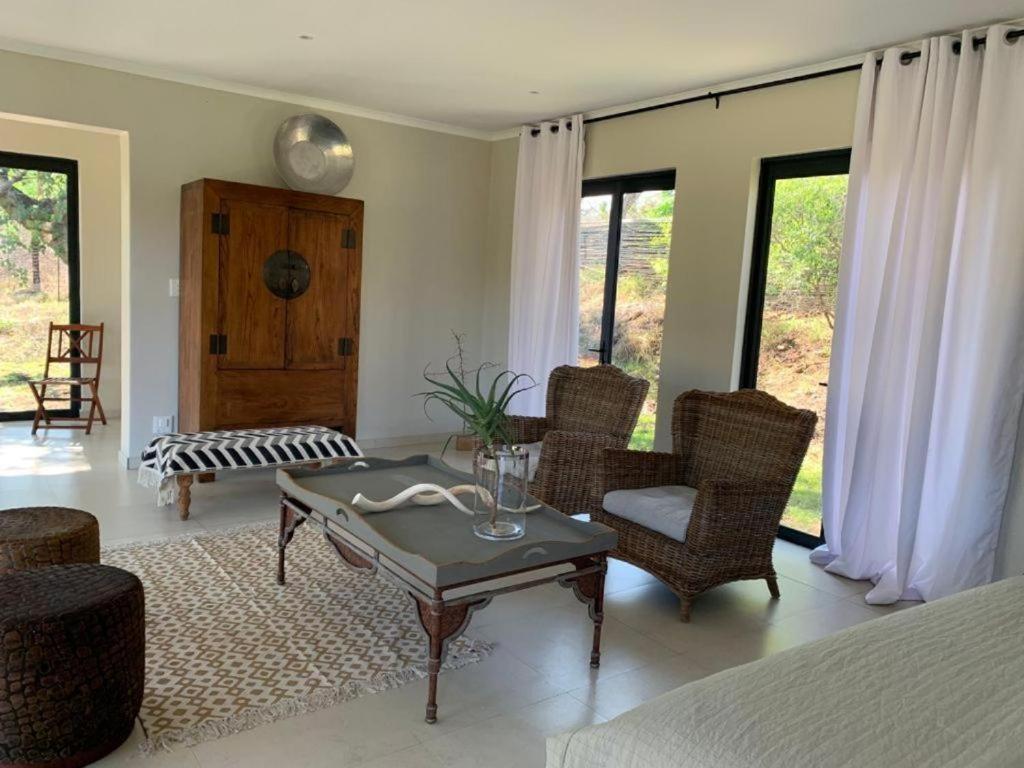 Crocodile Sands River Lodge Mbombela Exterior photo