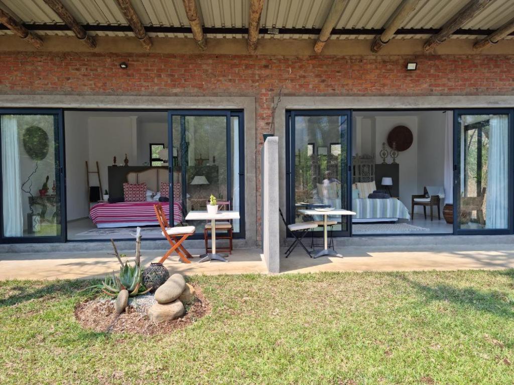 Crocodile Sands River Lodge Mbombela Exterior photo
